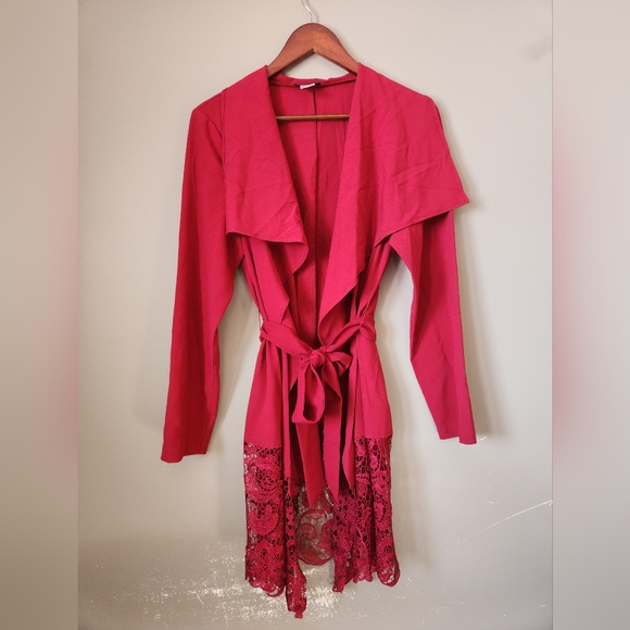 VENUS Red Lace Trim Robe - Picture 1 of 4